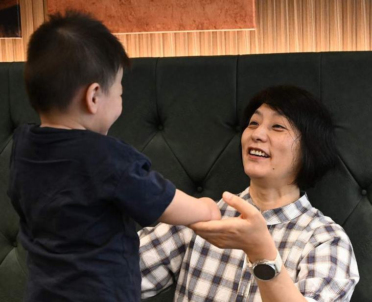 「赤ちゃん輸出国」だった血縁重視の韓国で里親を続けて１０年、人生を変えたのは東京で出会った女将とママ友だった 「社会のために」そして「主婦も自分の人生を生きていい」…