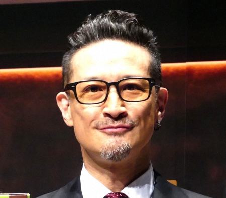 松岡「うちのボーカル」長瀬に言及