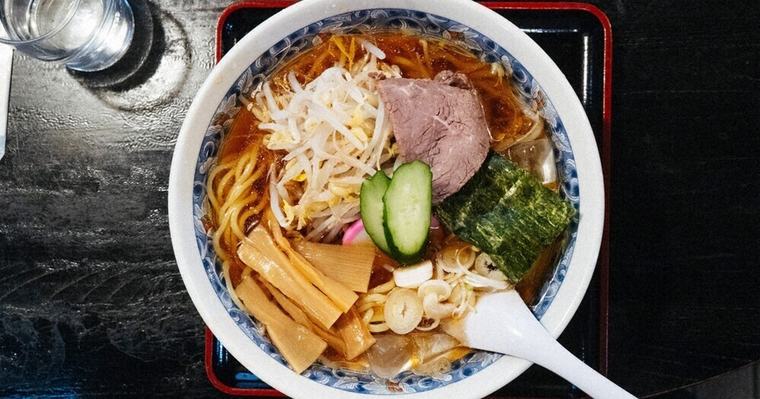 つるつる道をゆく・山田祐一郎:山形 丼に氷が涼やかに