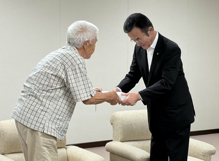 広島市安佐南区上安の産廃処分場の水検査を 市民団体が請願提出 汚染源特定求める 18時06分 中国新聞