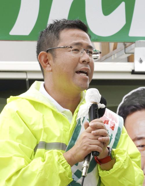 沖縄知事選 現職・新人が県内奔走