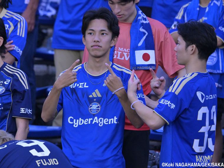 Gスタで選手たちを鼓舞した町田&川崎Fサポーター:vol.2(48枚)