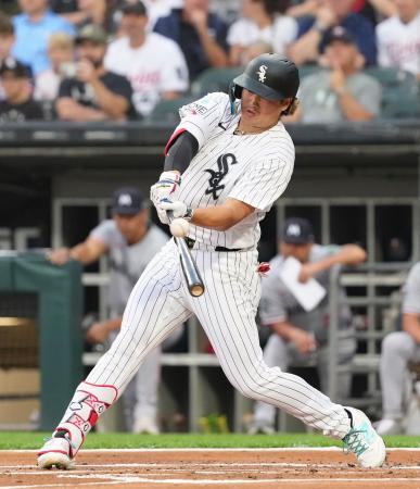 村上３０号、菊池初勝利 岡本４安打、鈴木は１安打