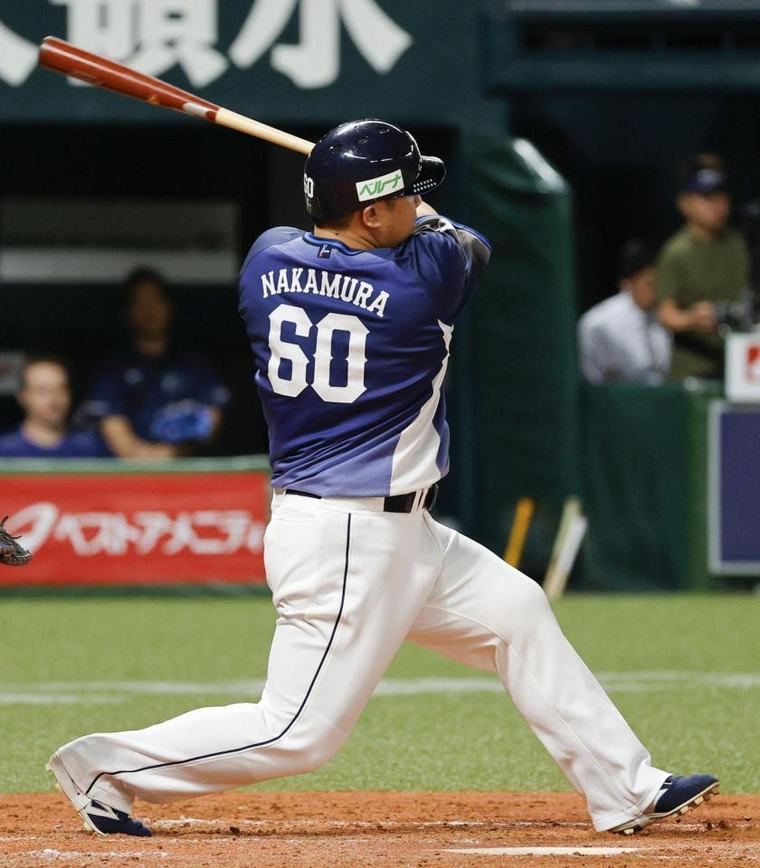 おかわりくん意地打！大阪桐蔭後輩撃ち 中村剛也「ランナーをかえすことができてよかった」
