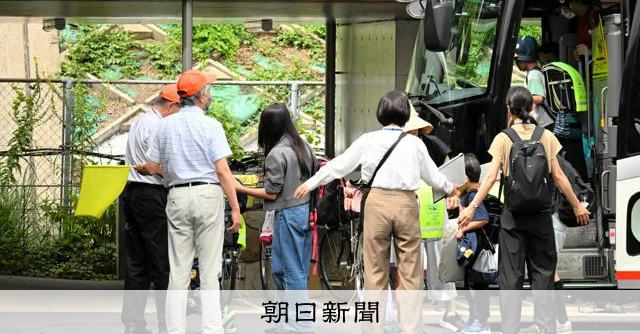 火災の滝野川第三小、「仮校舎」への全校登校始まる 東京・北区