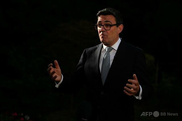 英首相 反不法移民デモ受け訴え