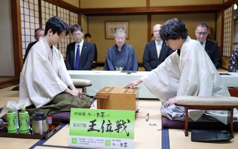 将棋・王位戦第6局 伊藤、角換わりを選択 藤井、相早繰り銀で反撃