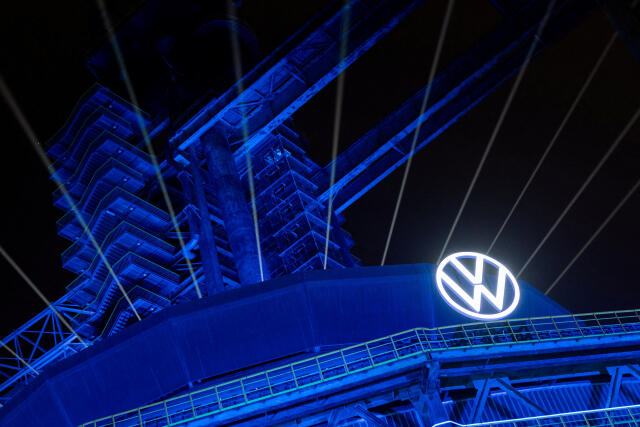 VW 5万人追加削減の再建計画承認