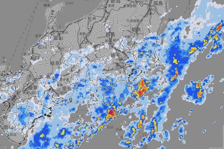 1日で月間雨量の2.5倍も降った…伊豆諸島や房総半島で記録的大雨 停滞した前線に大量の水蒸気が供給され