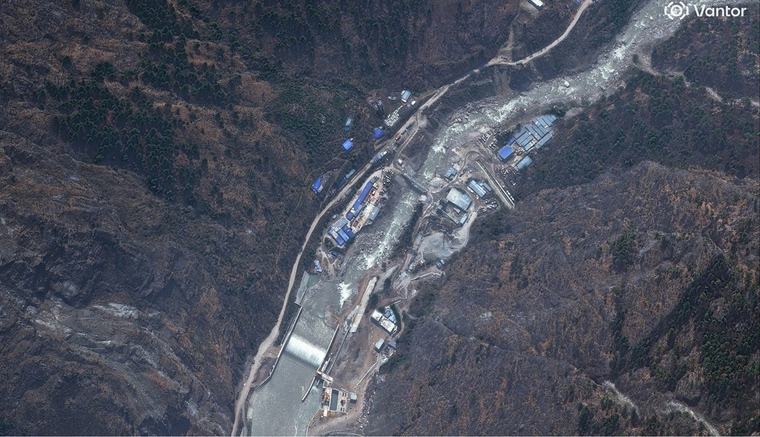 「人の気配ない」 破壊されたネパール水力発電所、衛星画像に洪水の猛威まざまざ