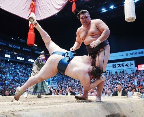 安青錦の優勝パレード 悪天候で中止